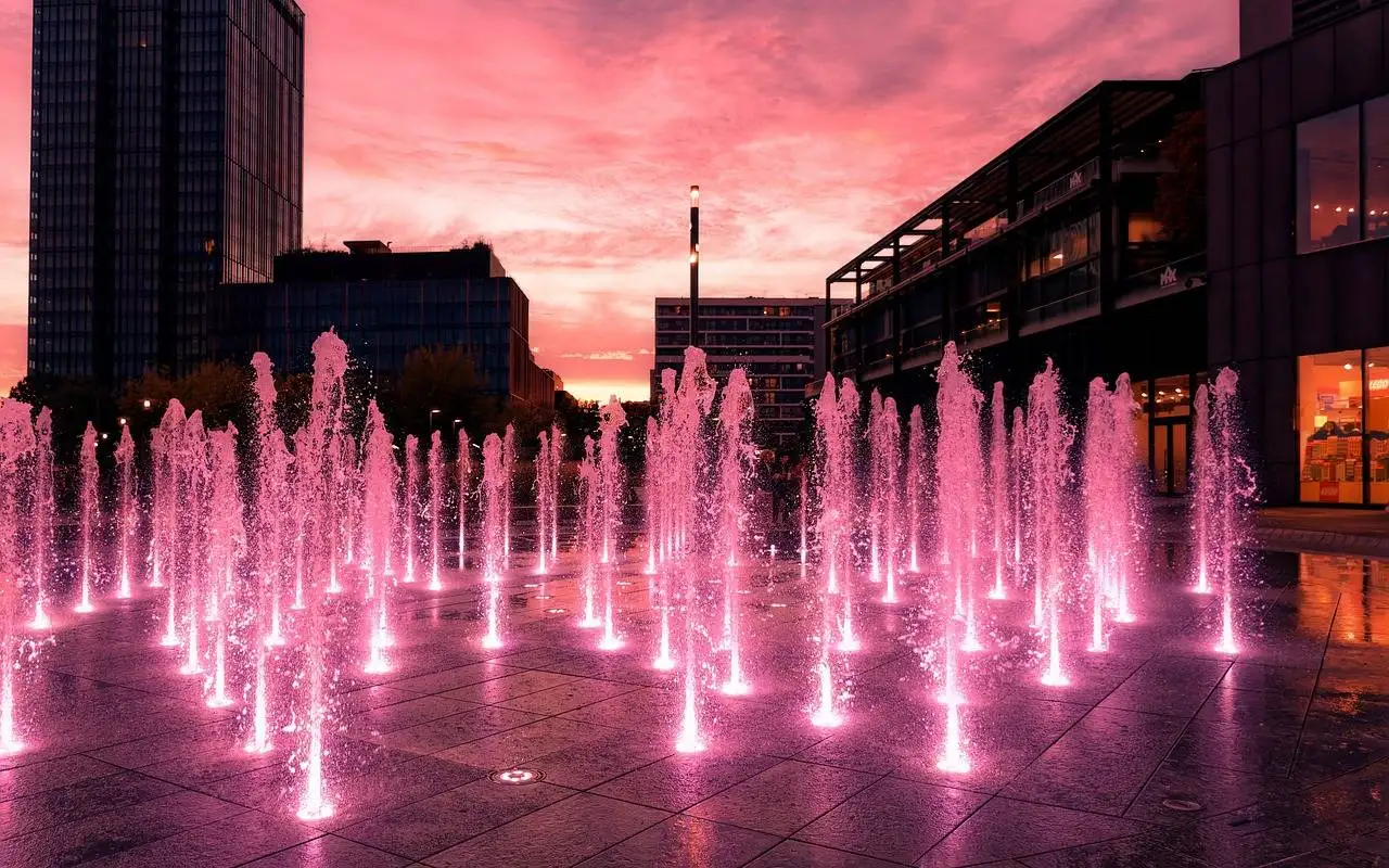 The Evolution of Customer Service: From Call Centers to Chatbots